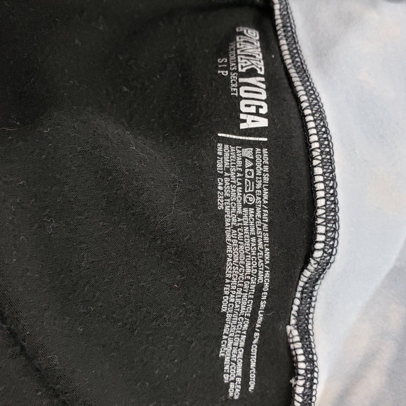 PINK Victoria's Secret Black Cropped Yoga S - Picture 4 of 4